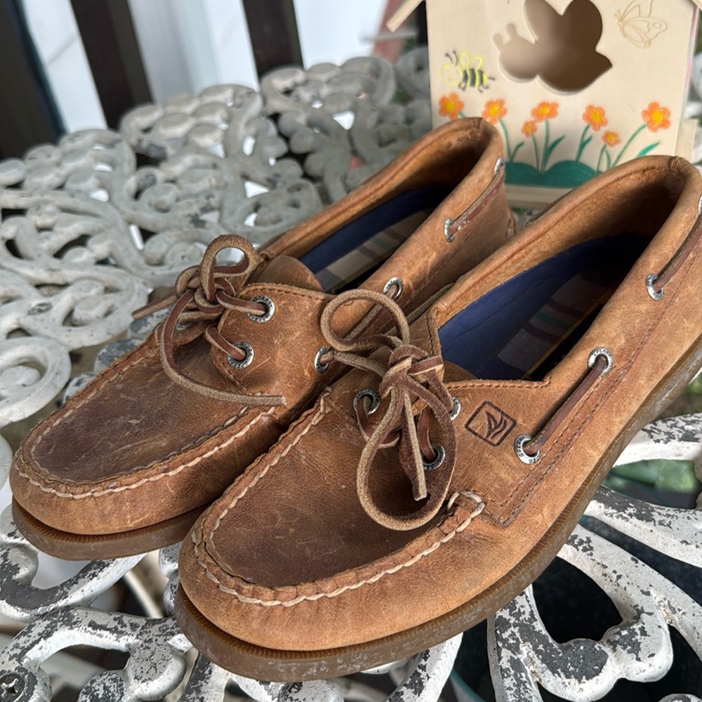 Sperry Cognac Leather Loafers with Moccasin Style and Flat Sole